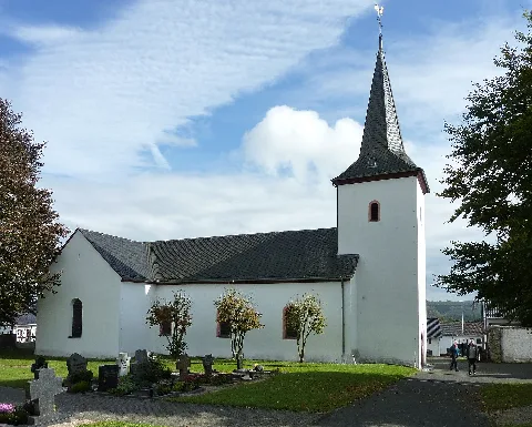 Uedelhoven, Kreuzstr. 24, Kath. Pfarrkirche St. Maria Himmelfahrt 1, Von N