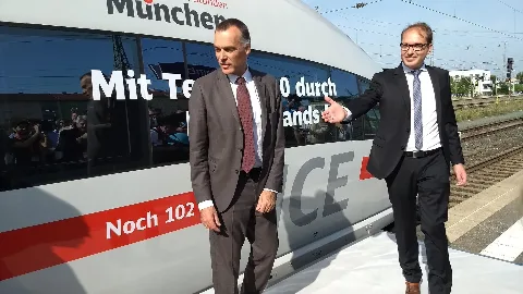 Vde8Pemiere (36098596294)