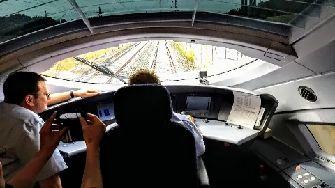 Vde8Pemiere (36098597144)