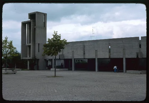 Vernier. Piazzale Nell'area Della Chiesa Parrocchiale Dell'epifania A Le Lignon