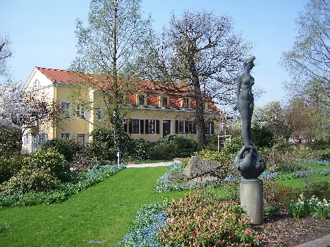Vogelsches Gartenhaus Plastik Detlef Reinemer