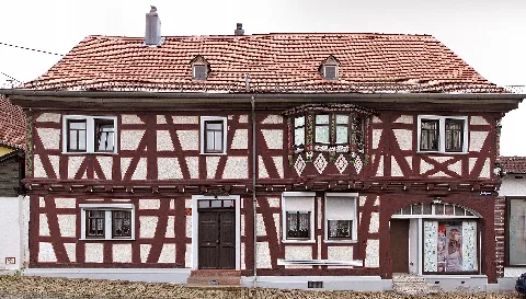 Fachwerkhaus von 1686 in der Kirchgasse 1 in Esch Flur: 3; Flurstück: 259 Waldems Rheingau-Taunus-Kreis Weitere Information: http://denkxweb.denkmalpflege-hessen.de/