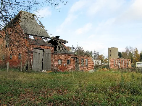 Warkstorf Ruine 2008 11 13 034