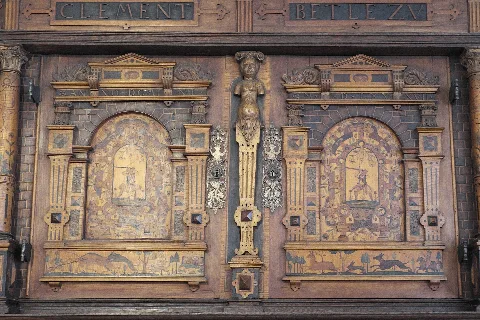 Stadtmuseum im alten Rathaus in Weilheim in Oberbayern im Landkreis Weilheim-Schongau (Bayern/Deutschland), Intarsienschrank von Clement Betle, bezeichnet 1587