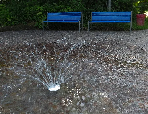 Westbad Freibad Bänke 001