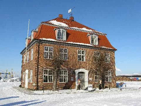 Wismar Alter Hafen Baumhaus 2010 01 26 049