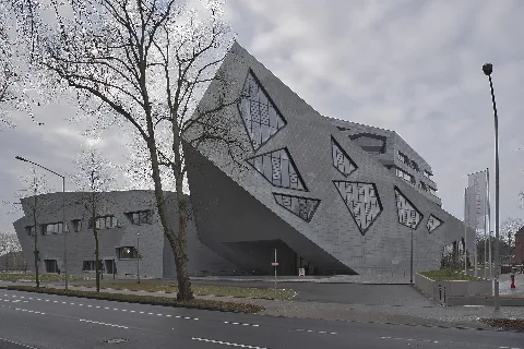 Zentralgebäude (Leuphana)