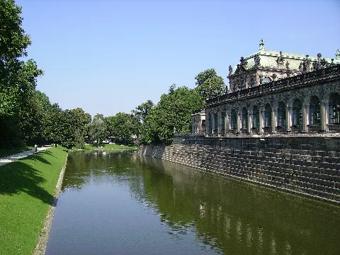 Zwinger Dresden Graben