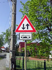 062 Two Way Traffic Notice
