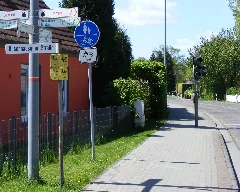 2R F+Radweg Z.240 Ohne Pfeile Li(L 149 Ohz)