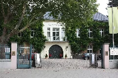 45863 Hochheim Geheimrat Hummel Platz Weingut Künstler
