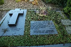 Alter Evangelischer Friedhof Wersen Grab Martin Niemoeller 03