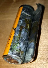 Ausgelaufene Batterie