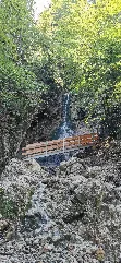 Aut — Tirol — Bezirk Kufstein — Gde. Bad Häring (Wasserfall Mit Brücke) 2023 08 20 Mattes