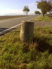 Badersleben, Preußischer Rundsockelstein (1)
