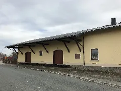 Bahnhof Schönberg, Güterschuppen, Straßenseite
