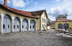 Bahnhof Uster Mit Zwei Lok Remisen 2011 08 07 14 47 42 Shiftn