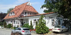 Bahnhofsgebaeude Fuenfhausen