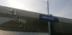Bahnhofsschild Jaderberg 2009150754