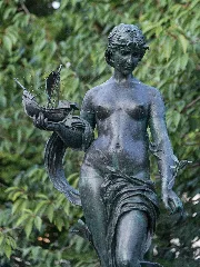 Behn Brunnen (Hamburg Altona Altstadt).Okeanide (Giesecke).4.15289.Ajb