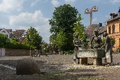 Bensdorf, Sculptuur Op De Untere Vallendarer Strasse Foto5 2017 06 01 15.55