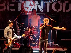 Betontod Rock Am Neckar 1 (Cropped)