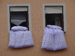 Bettzeug Fenster Aschbach, Schlüsselfeld