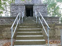 Bismarckturm (Sargenroth) 02 Zugang