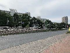 Blick Auf Die Stadtbahnhaltestelle Laatzen Mitte In Laatzen