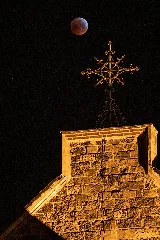 Blood Moon Over Erlöserkirche (46841740131)