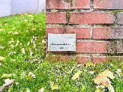 Blumenmädchen Von Karl August Ohrt In Hamburg Harburg (4)