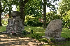 Brokstedt, Friedenseichenplatz Nik 7786