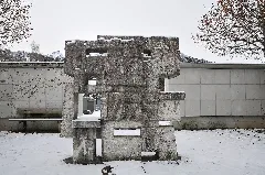 Brunnenplastik Von Herbert Albrecht Aus 1958 Im Friedhof In Frastanz 5