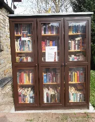 Bücherschrank Vor Dem Erich Mäder Glasmuseum In Delligsen Grünenplan
