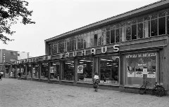Bundesarchiv B 145 Bild F089023 0003, Dessau, Kaufhalle Am Bauhaus