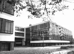 Bundesarchiv Bild 183 1987 0204 305, Dessau, Bauhaus