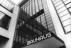 Bundesarchiv Bild 183 1988 0527 020, Dessau, Bauhaus