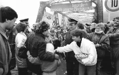 Bundesarchiv Bild 183 1989 1114 021, Berlin, Grenzübergang Stubenrauchstraße