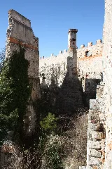 Burg Starhemberg Küchenschornstein