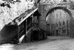Burghausen, Hauptburg Links Der Zugang Zur Jugendherberge, Juli 1956