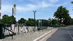Bushaltestelle Vielau, Grundschule