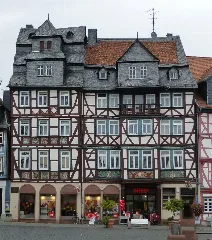 Butzbach Marktplatz3 Goldenenlöwen 2013