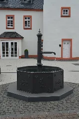 Daaden, Gusseiserner Laufbrunnen (1)