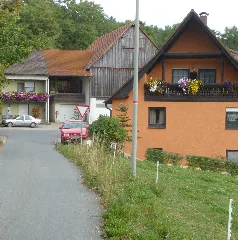 Das Geknickte Dach Hat Bani Entworfen. Panoramio