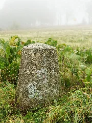 Dequede Preussischer Rundsockelstein 2003
