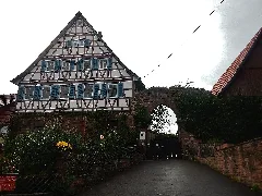 Die Burg Mit Zwinger Und Doppelter Stadtmauer, Romanischer Torbogen Um 1250 Erbaut, 1325 Abgebrannt, 1562 An Reformator Brenz Verliehen, 1648 Von Den Renchingen Als Adelssitz Bewohnt. Panoramio
