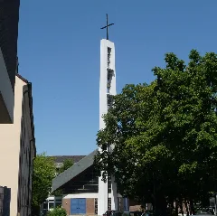 Die Katholische Heilig Kreuz Kirche (1961 62) Wurde 2011 Vom Künstler Eduard Palatin Gekauft. Panoramio