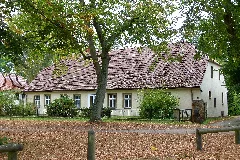 Dorfplatz 25
