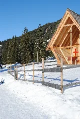 Dreikreuzkapelle Nesselwängle, Carschten Stitch 1