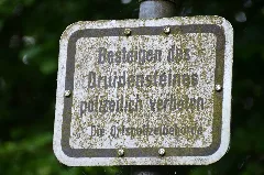 Druidenstein 2013 06 21 Hinweisschild